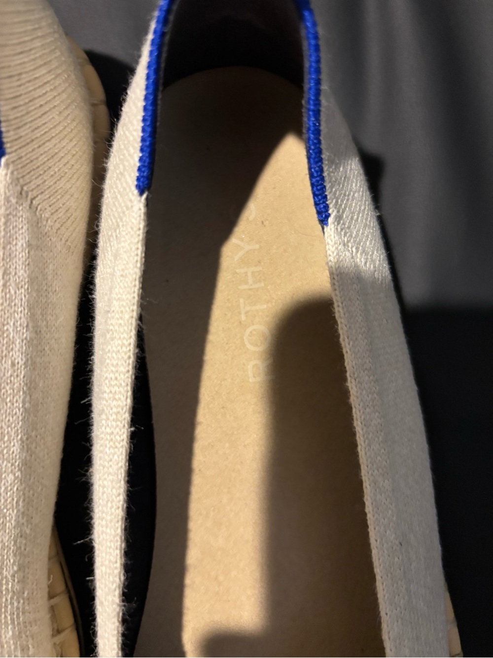 Rothy's Beige & Black V-Front Boardwalk Espadrille Flats w/ padded insole Size 9 - Picture 2 of 6